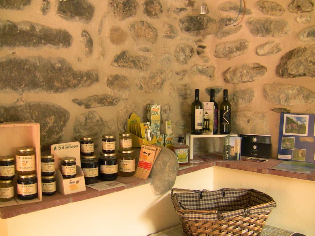 Agriturismo Di La Dall'Acqua Fivizzano Eksteriør bilde