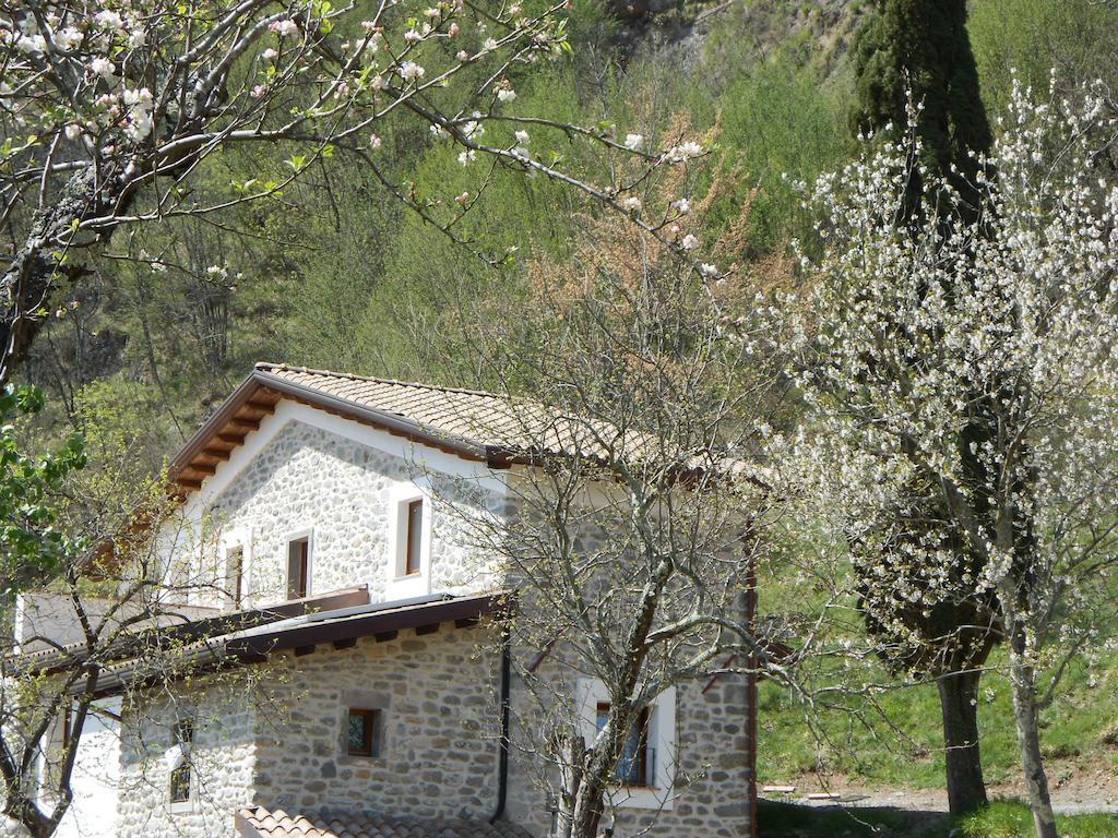 Agriturismo Di La Dall'Acqua Fivizzano Eksteriør bilde